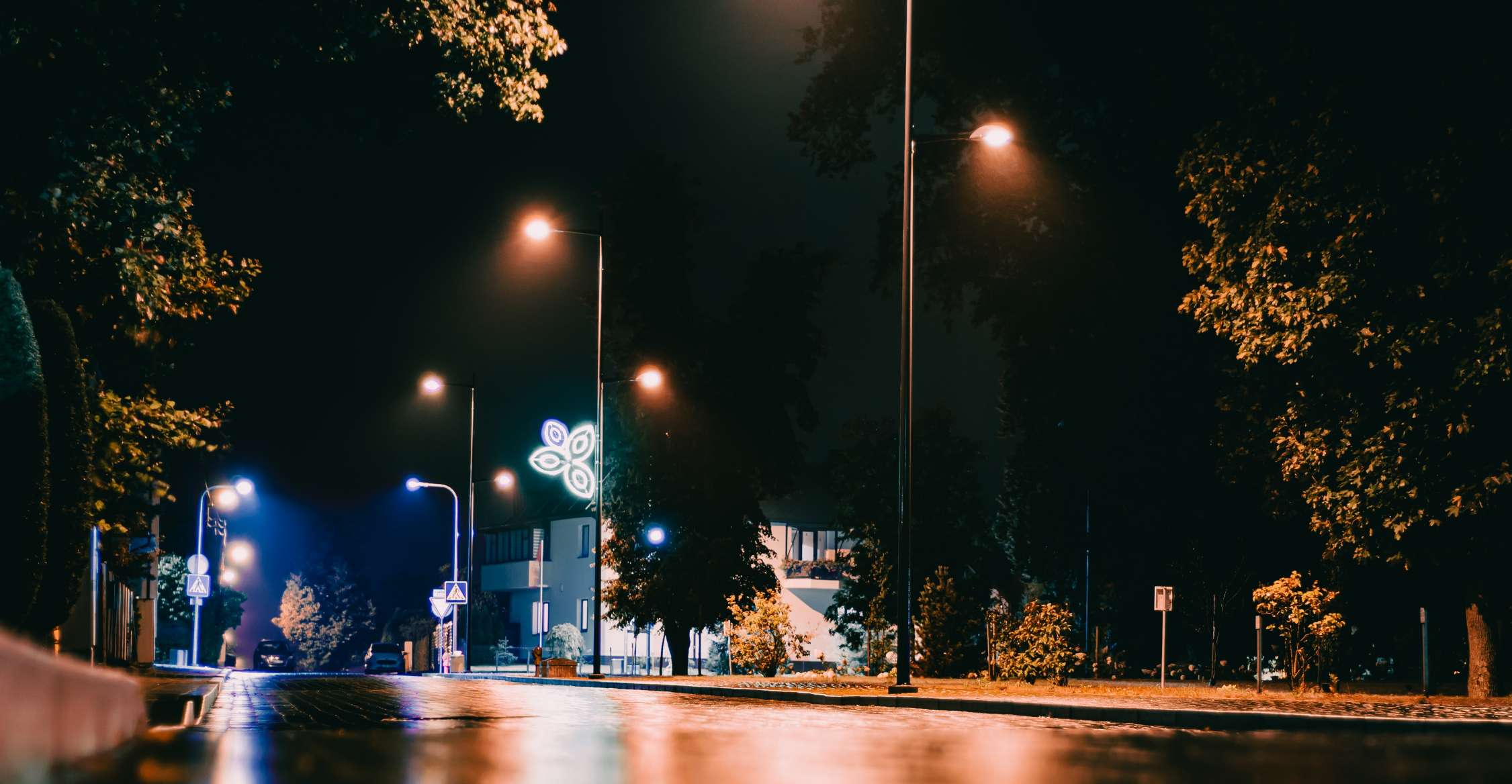 楼宇自控系统，弱电设备监控，高效建筑管理，减少人工成本